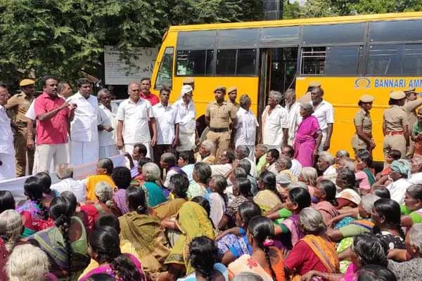 people protest against central government